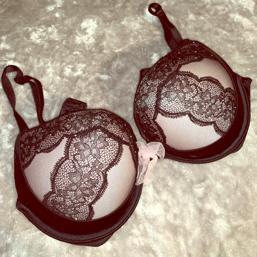 Victoria’s Secret bombshell bra